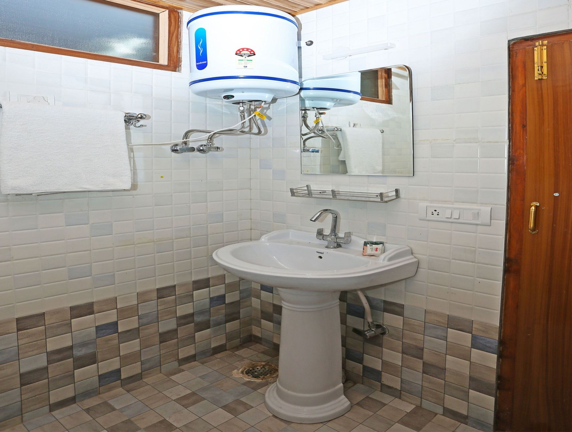 Oyo 9912 Hotel Rock Sea Manali  Ngoại thất bức ảnh